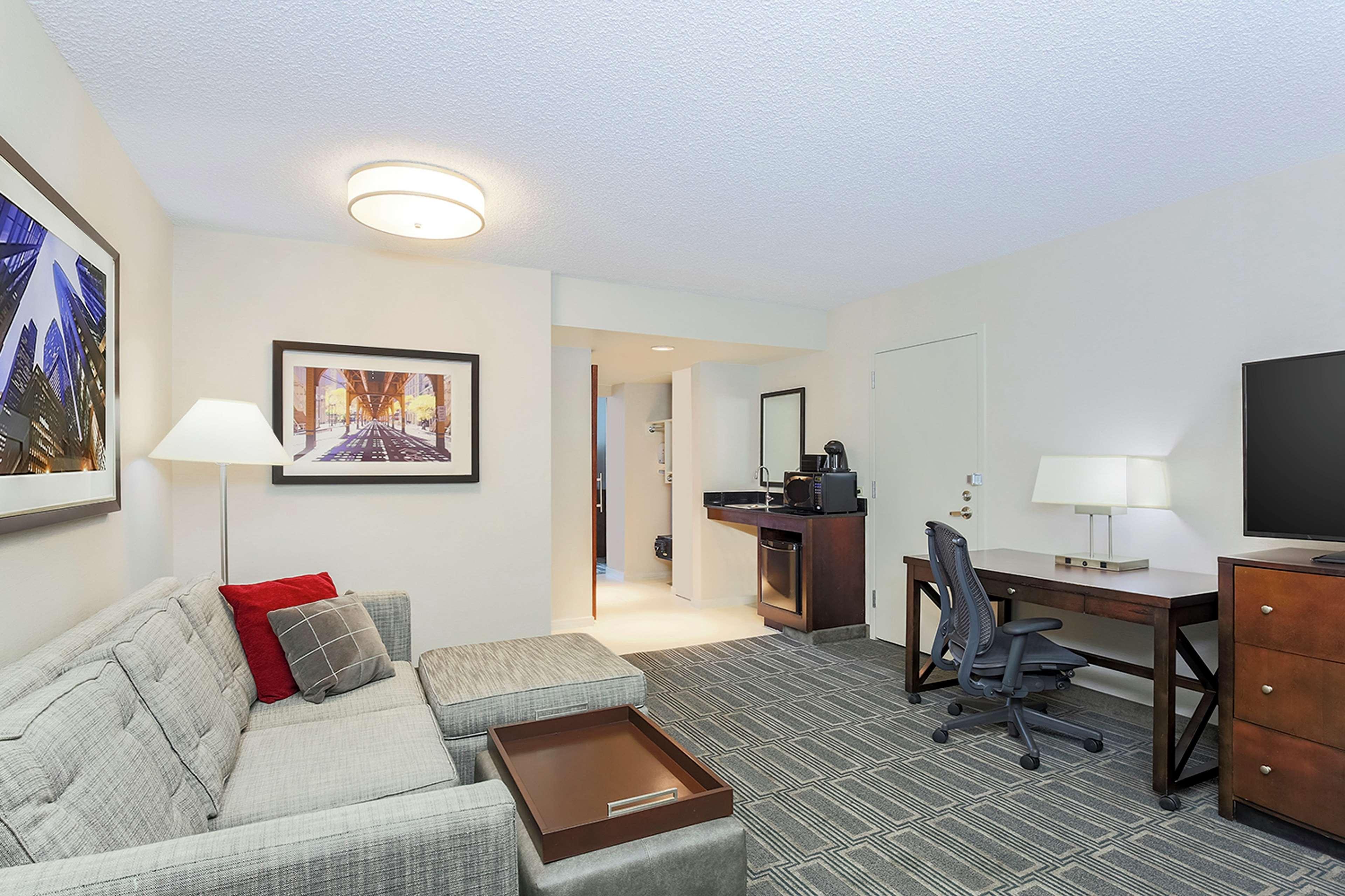 Embassy Suites By Hilton Chicago לומברד מראה חיצוני תמונה