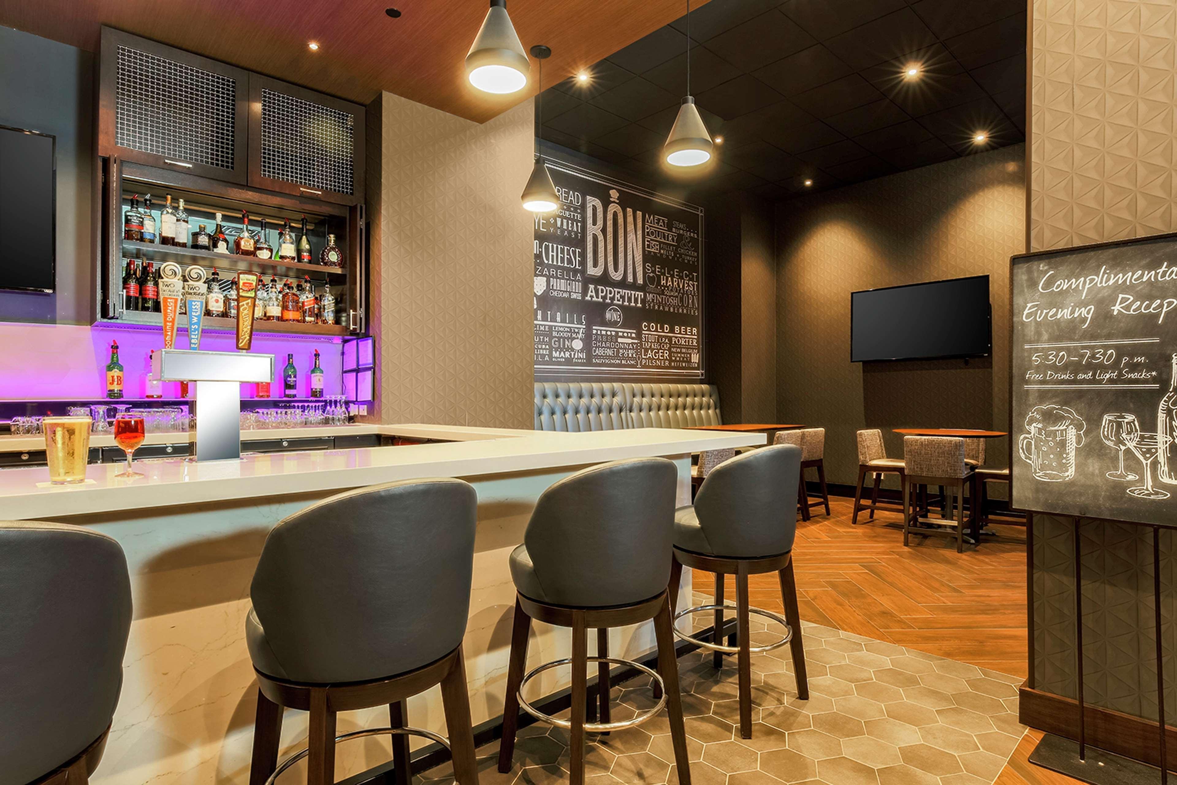Embassy Suites By Hilton Chicago לומברד מראה חיצוני תמונה