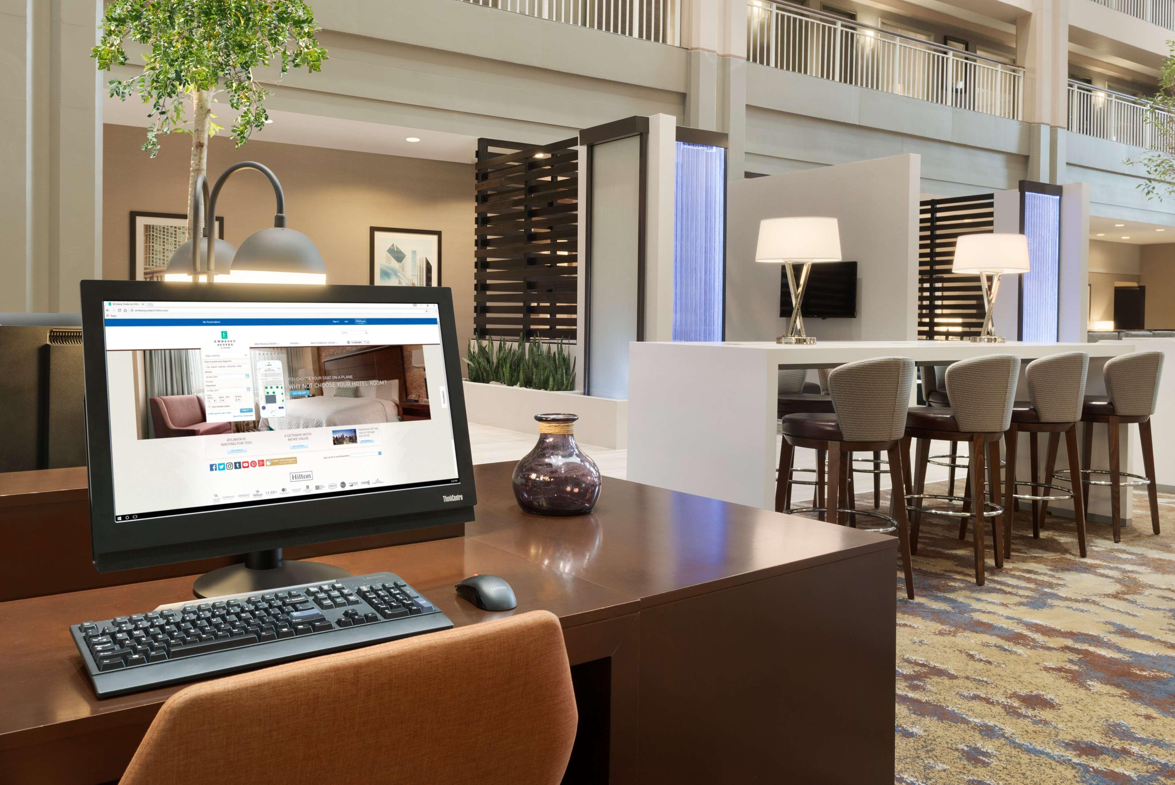 Embassy Suites By Hilton Chicago לומברד מראה חיצוני תמונה