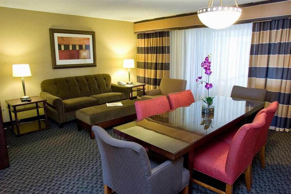 Embassy Suites By Hilton Chicago לומברד חדר תמונה