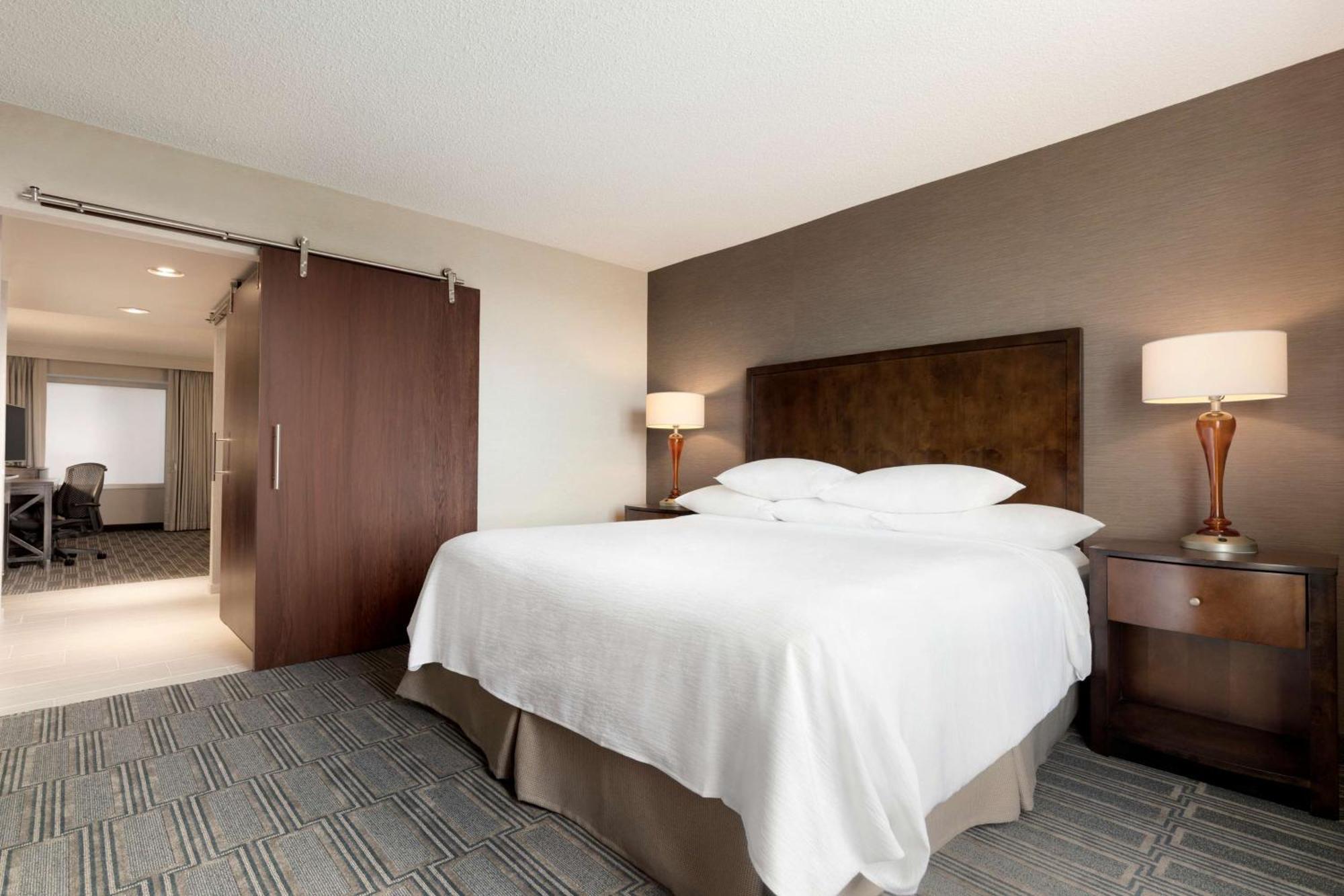 Embassy Suites By Hilton Chicago לומברד מראה חיצוני תמונה