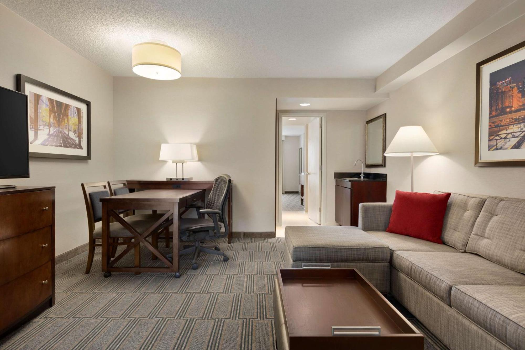 Embassy Suites By Hilton Chicago לומברד מראה חיצוני תמונה