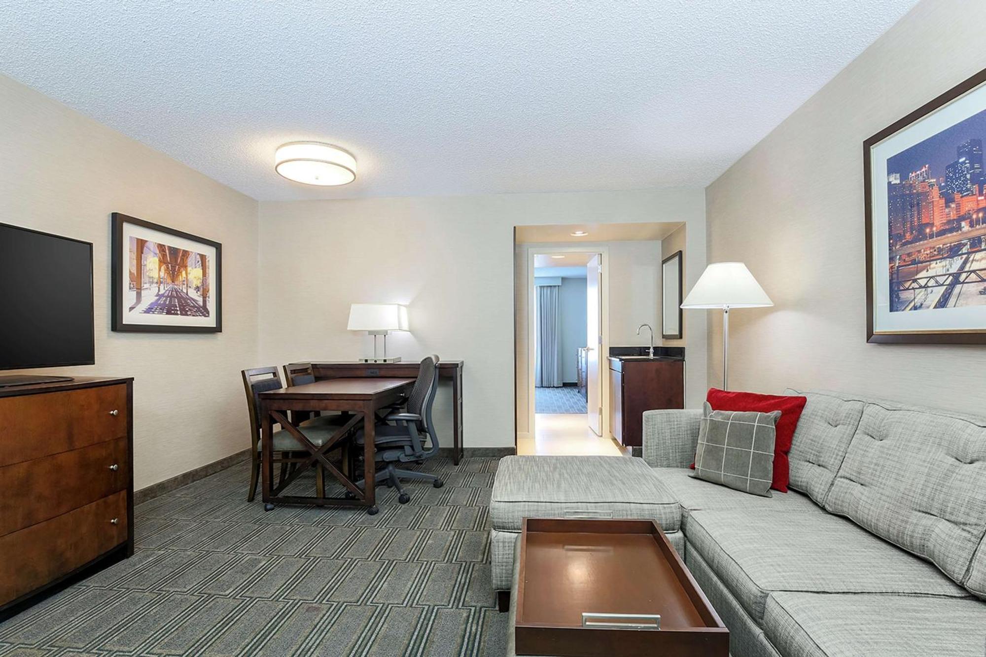 Embassy Suites By Hilton Chicago לומברד מראה חיצוני תמונה