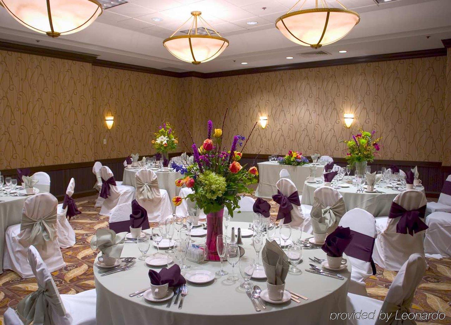Embassy Suites By Hilton Chicago לומברד מסעדה תמונה